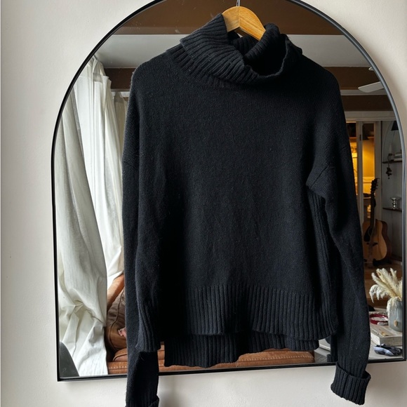 ANTHROPOLOGIE | Blair turtleneck | size small - Picture 2 of 4